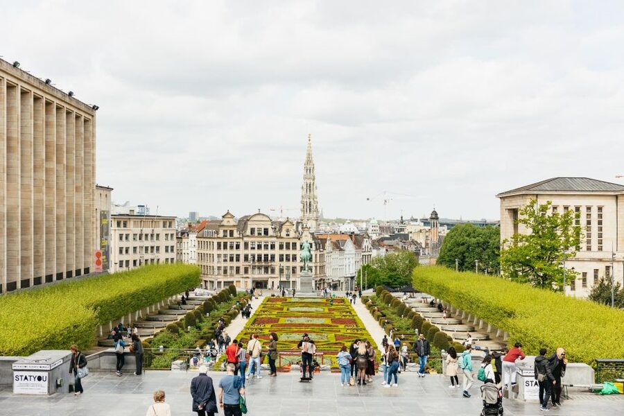 Brussels: City Highlights Walking and Tasting Tour - Royal Saint-Hubert Galleries and the first food tasting