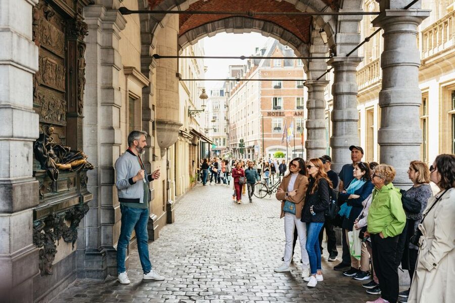 Brussels: City Highlights Walking and Tasting Tour - The local bar and four Belgian beers