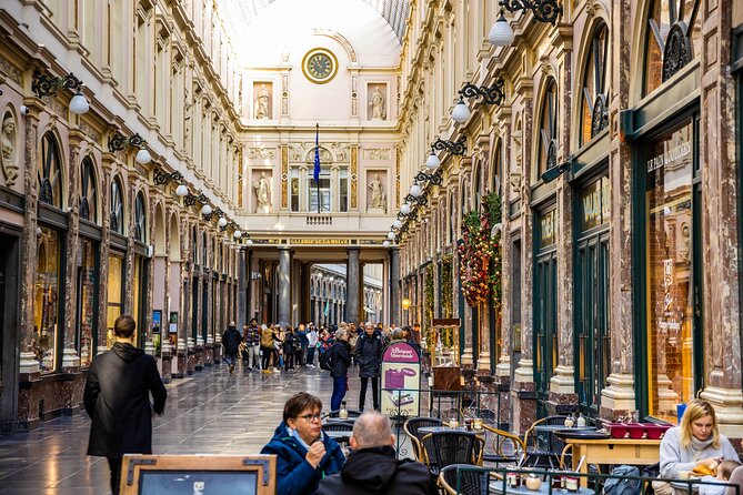 Brussels: City Walk with Audioguide in 7 Languages on your Phone - Chapel Church and the Marollen district