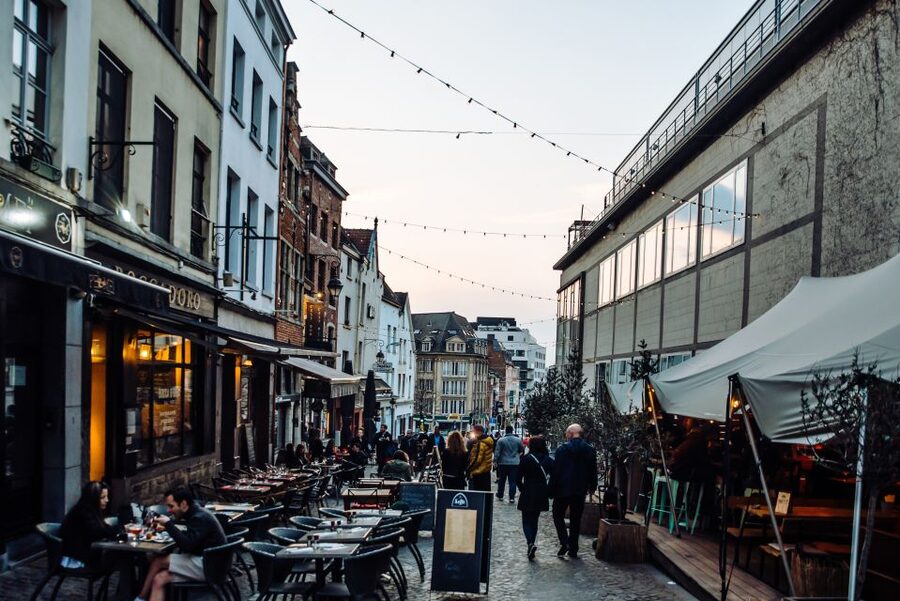 Brussels Comics & Street Art: Private Walking Tour - Manneken Pis and a small statue with a large reputation