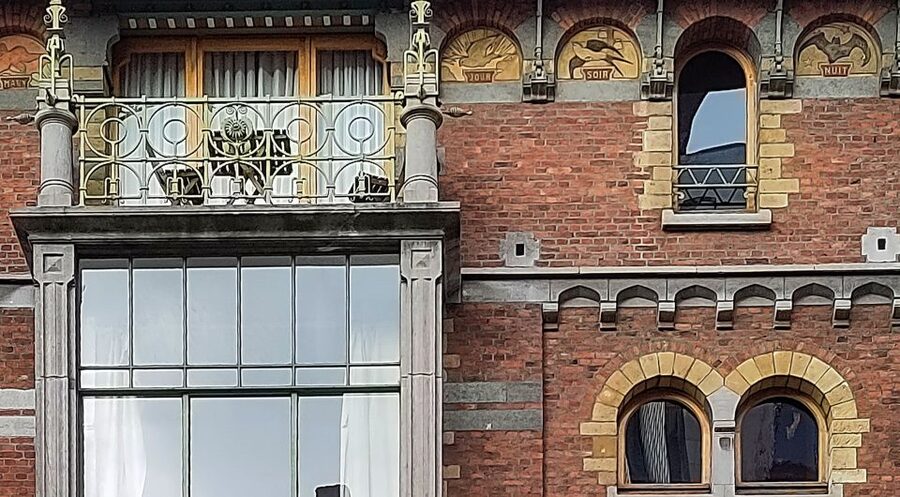 Brussels: Fall and Rise of Art-Nouveau Guided Tour - Victor Horta’s Maison du Peuple and what remains