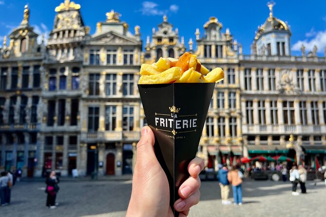 Brussels Food Tour: 10 Tastings of Waffles, Beers, Fries & More - Royal Gallery of Saint Hubert and pastry-shop sweets