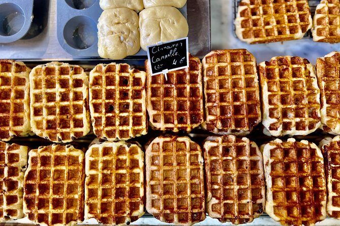 Brussels Food Tour: 10 Tastings of Waffles, Beers, Fries & More - Guides, group size, and the pace of the walk