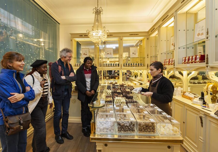 Brussels Food Tour: Main Dish, Beer, Waffle & Chocolate - Boulette, Belgian fries, and the main savory stop