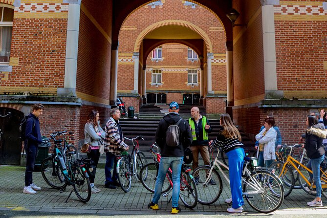 Brussels Highlights & Hidden Gems Bike Tour - Bourse and Sainte-Catherine: central Brussels in brief