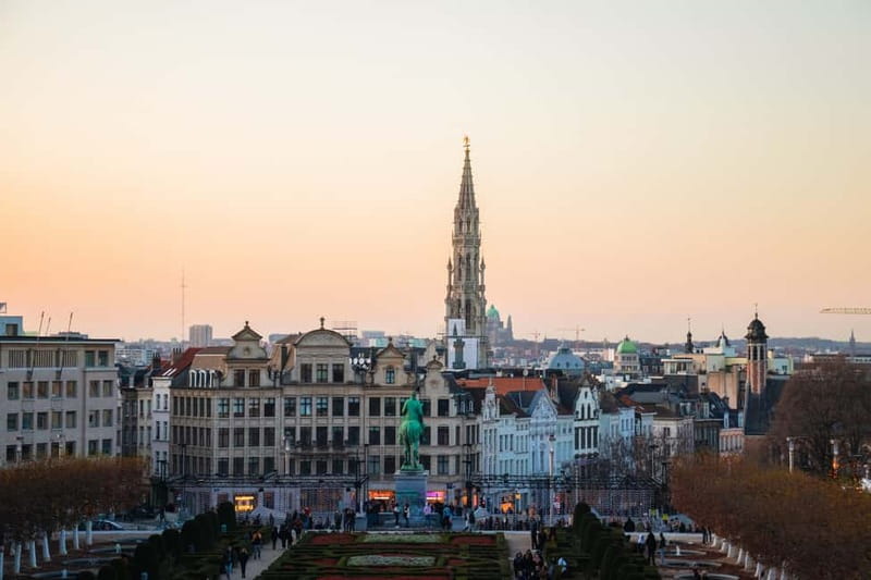 Brussels Highlights: Walking & Bus Tour with Waffle Tasting - Royal Palace, royal residence, and the European quarter