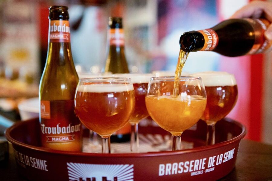 Brussels: Hungry Mary's Famous Beer and Chocolate Tour - Royal Galleries, Grand Place, and Manneken Pis