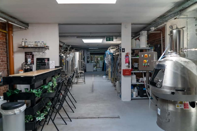 Brussels: micro brewery & distillery tour + beer tasting - Stop two: the one-hour brewery and distillery tour