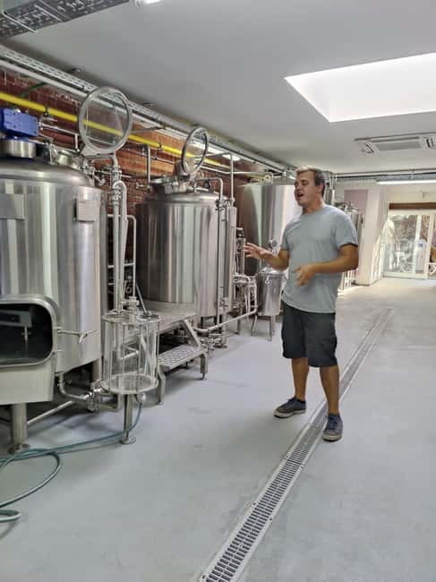 Brussels: micro brewery & distillery tour + beer tasting - Two beers at the source