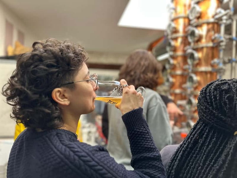 Brussels: micro brewery & distillery tour + beer tasting - Staying in the taproom after the tour
