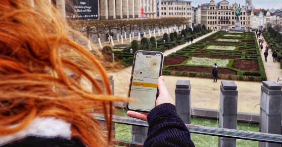 Brussels: Outdoor City Escape Game With Drinks - Starting in central Brussels with a backpack and phone