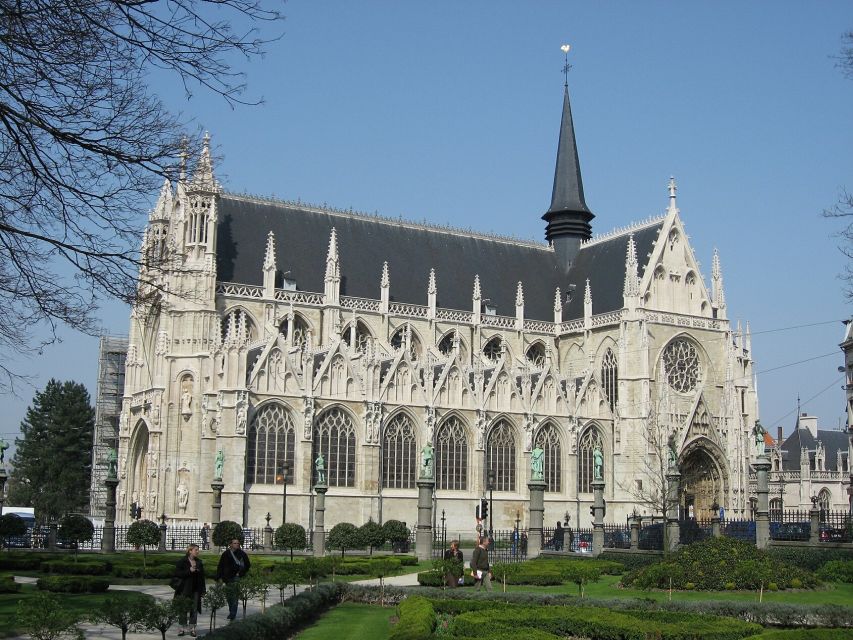 Brussels: Private 3-Hour Sightseeing Walking Tour - St Hubertus galleries and Manneken Pis