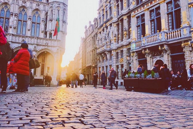 Brussels Private & Personalized Christmas Tour with a Local Guide - A Winter Wonderland square with treats and warm drinks
