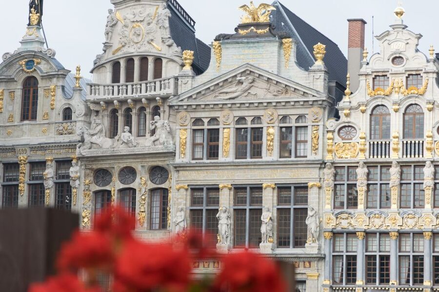 Brussels: Private Tour of the Upper and Lower City - Saint-Géry Island and the old river center