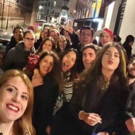Brussels: Pub Crawl and Nightlife Party Experience - The 1am arrival brings the loudest stop