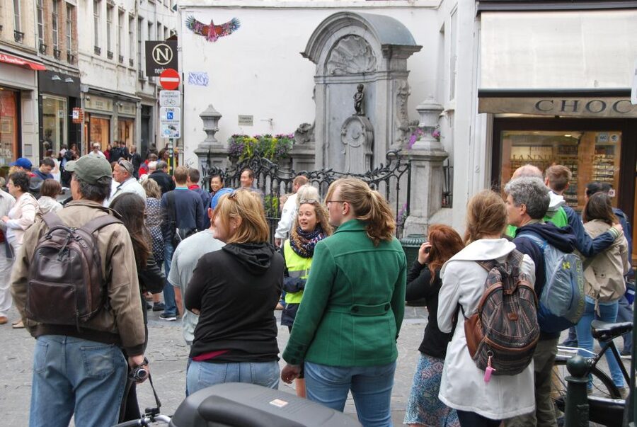 Brussels: Sightseeing Bike Tour - The royal quarter and Park of Brussels