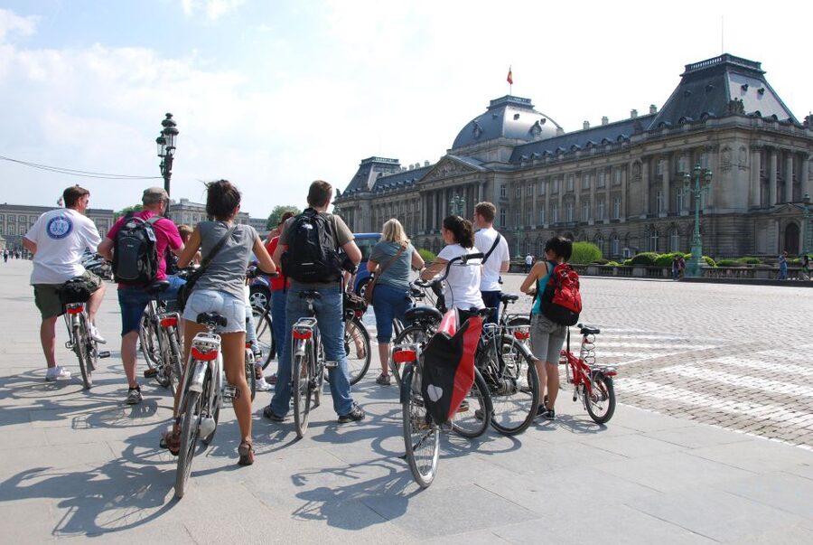 Brussels: Sightseeing Bike Tour - Seeing the Atomium without going there