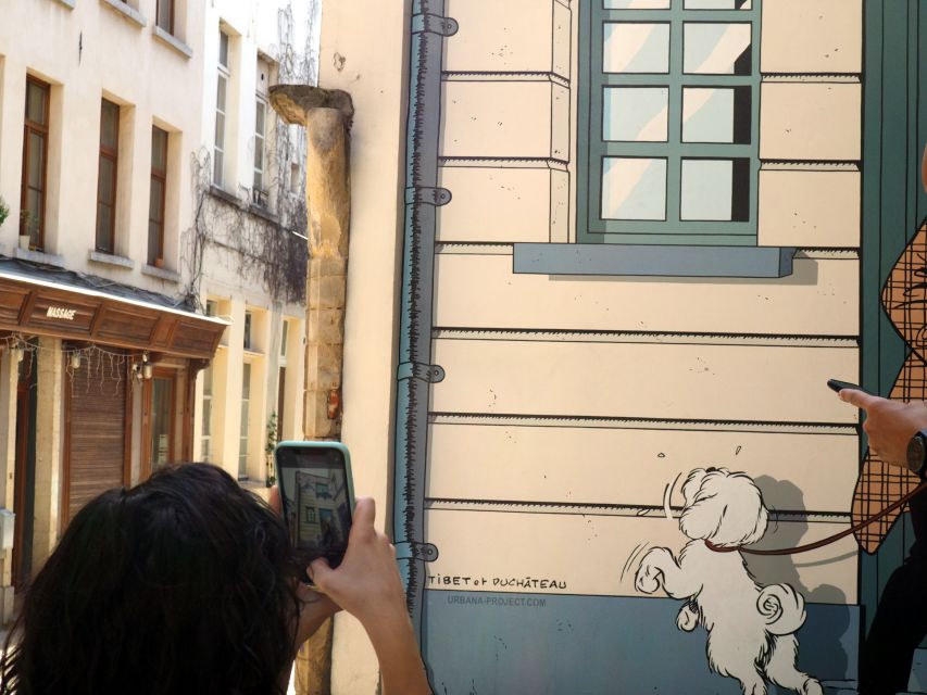 Brussels: The comic book walls walking tour - Why Brussels tells its stories on walls