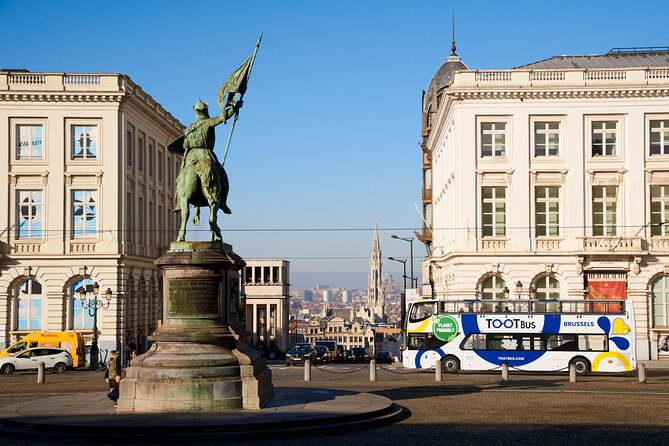 Brussels Tootbus Discovery Hop On Hop Off Bus and walking tours - Waiting, finding stops, and planning your day