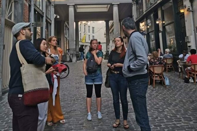 Brussels Walking and Tasting Tour (Beers,Chocolates&Fries/Waffle) - Belgian beer tasting and the relaxed finish
