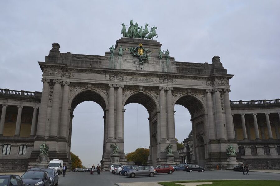 Brussels: Walking Tour from Central Station to Manneken Pis - Grand Place, Brussels at its most theatrical