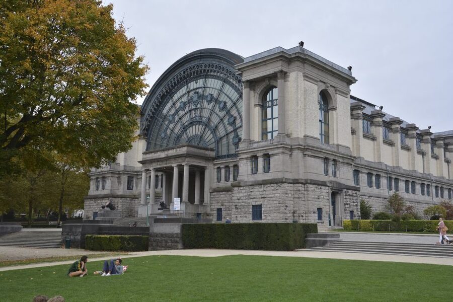 Brussels: Walking Tour from Central Station to Manneken Pis - European Parliament, Commission, and Council buildings