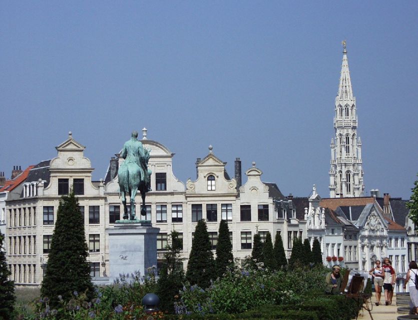 Brussels: Walking Tour from Central Station to Manneken Pis - The Atomium and Brussels’ modern ambition