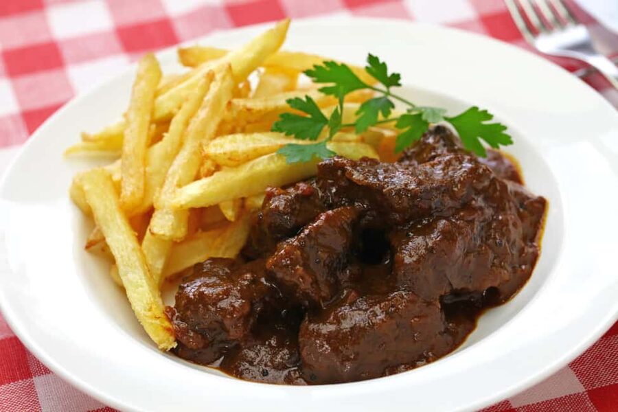 Brussels: Walking Tour with Belgian Lunch, Chocolate, & Beer - A Belgian lunch around 12:15
