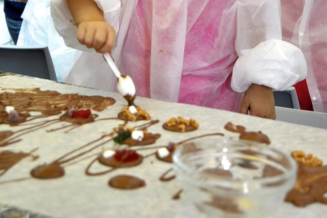 Chocolate Workshop at Choco-Story Brugge - How much instruction should you expect?