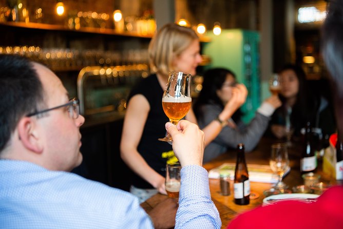 Discover Brussels beer world with a chocolate pairing by a young local - Les Brasseurs and the traditional bar atmosphere