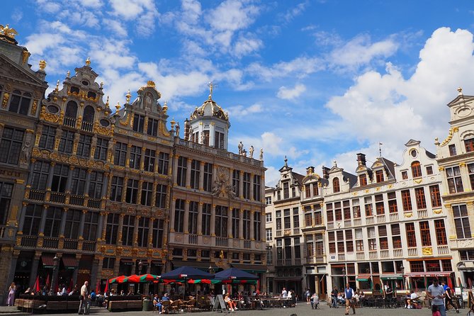 Discover Brussels while escaping the zombies! Escape game - A private activity for families and friends