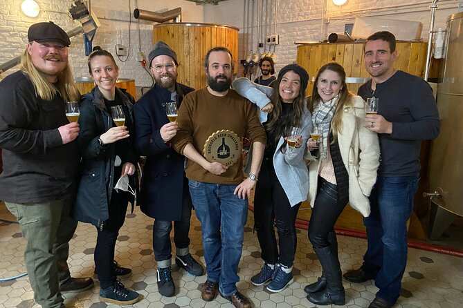 Discover our Brussels craft breweries with a local, passionate, young guide - The BeerSecret quiz makes the transfer part of the tour