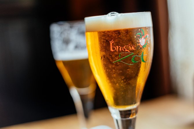 Drinks & Bites in Bruges Private Tour - Finishing around the Markt