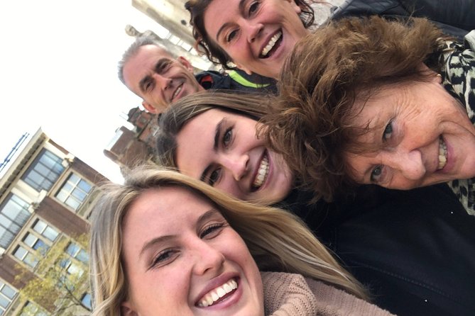 e-Scavenger hunt Antwerp: Explore the city at your own pace - From Grote Markt to the Meir