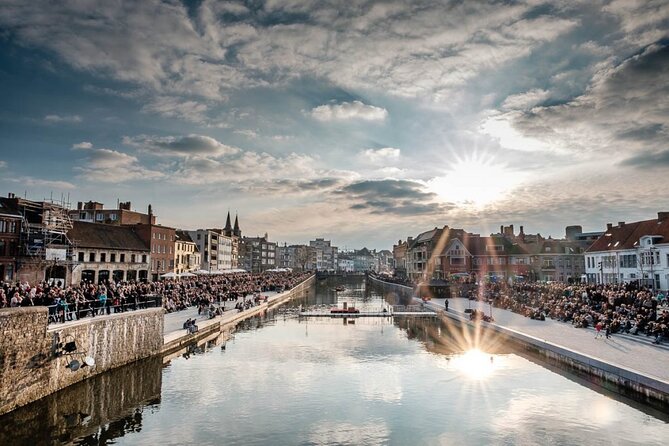e-Scavenger hunt Kortrijk: Explore the city at your own pace - The Belfry and the old cloth trade