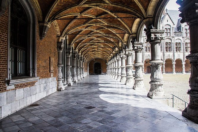e-Scavenger hunt Liège: Explore the city at your own pace - Le Carré, a final church, and Le Pot au Lait