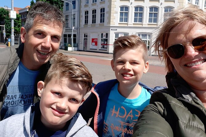 e-Scavenger hunt Ostend: Explore the city at your own pace - From Ostend Station to the Mercator