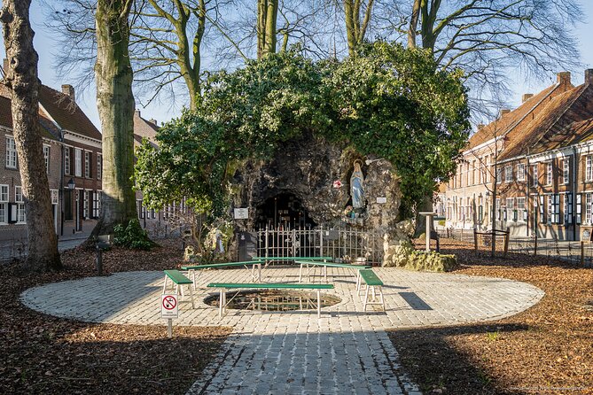 e-Scavenger hunt Turnhout: Explore the city at your own pace - Turnhout’s playing-card story is genuinely distinctive