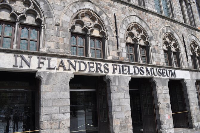e-Scavenger hunt Ypres: Explore the city at your own pace - Menin Gate and the missing soldiers