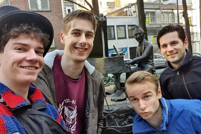 Exciting Murder Mystery - Interactive city walk in Antwerp - Taking selfies and earning each clue
