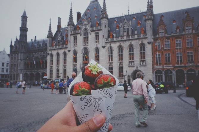 Explore Bruges in 60 minutes with a Local - Markt: Bruges’ grand public face