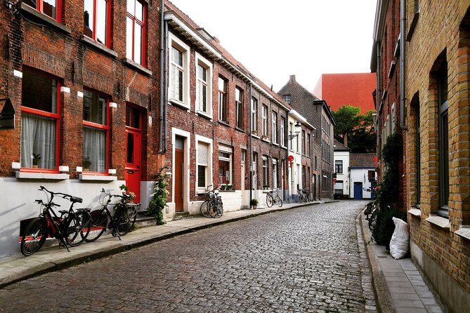 Explore Bruges in 60 minutes with a Local - Starting at Eiermarkt and entering the old center