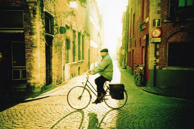 Explore the Instaworthy Spots of Bruges with a Local - Rozenhoedkaai, Bruges’ classic canal view