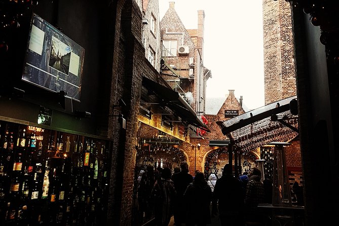 Food tasting & Historical walk - Markt, church, mansion, and the city’s public face