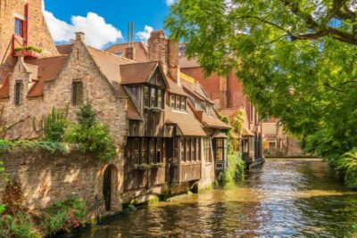 Bruges Day Trip in Spanish with Boat Option