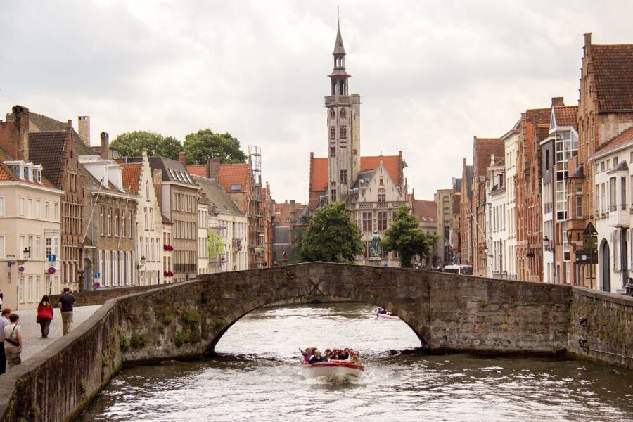From Amsterdam: Bruges Full-Day Tour - Seeing Bruges by coach and on foot