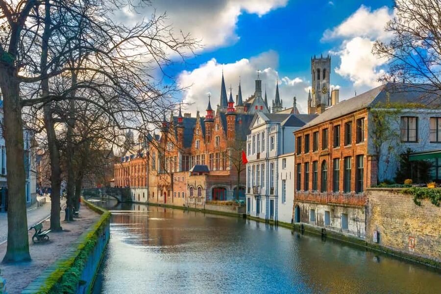 From Amsterdam: Bruges Full-Day Tour - The optional canal boat ride