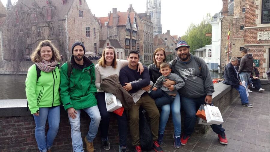 From Amsterdam: Day Trip to Bruges in Spanish or English - English, Spanish, and the guide you actually get