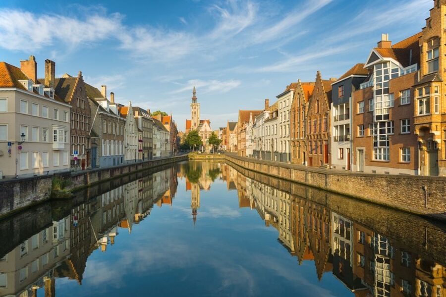 From Amsterdam: Day Trip to Bruges in Spanish or English - The bus ride through the Netherlands and Belgium