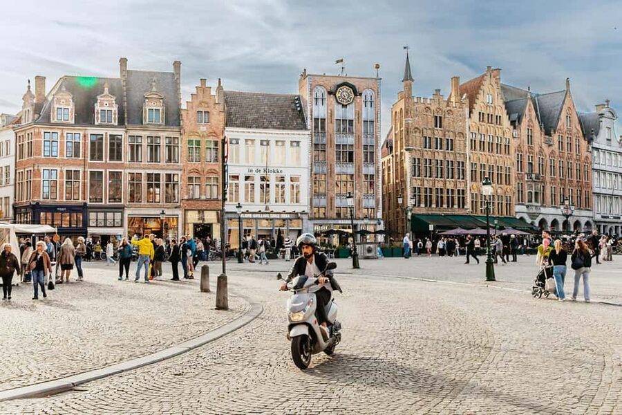 From Amsterdam: Day Trip to the Charming Brussels and Bruges - Eating in Brussels without losing your free time